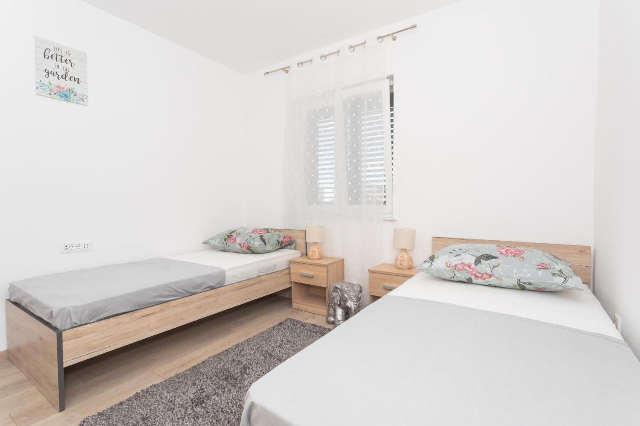 Apartments Franchese Šibenik Eksteriør billede